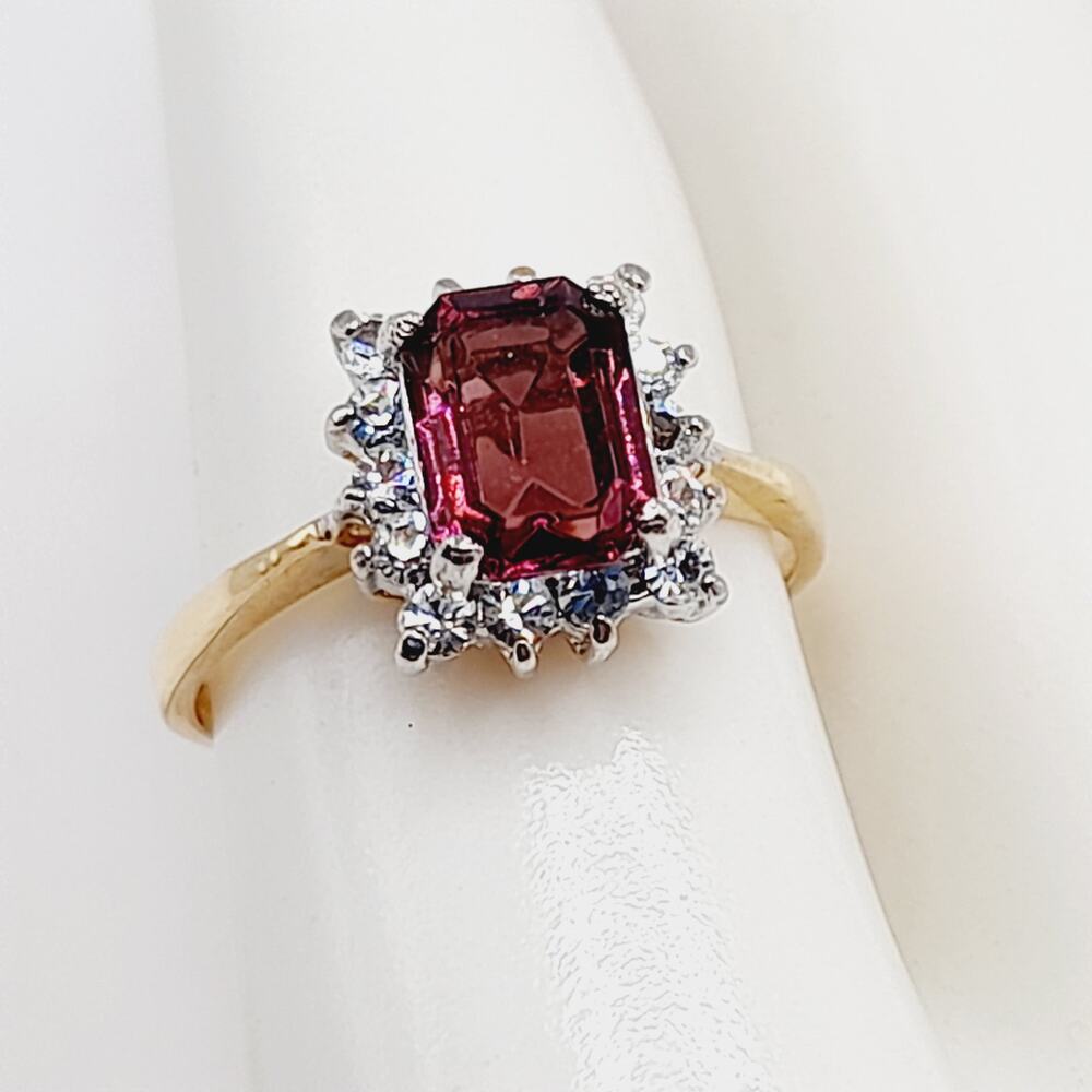 Vintage Gold Tone Purple Glass Ring Halo Rhinestones Size 8